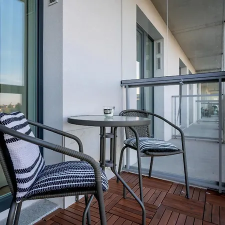 Rentplanet - Hallera Apartmán *