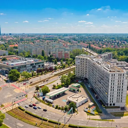 Апартаменты Rentplanet - Hallera *